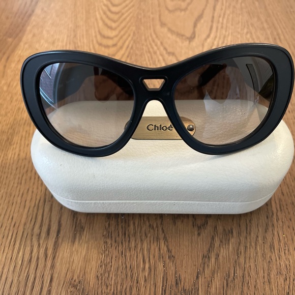Chloe Sunglasses very good condition no scratches. - Picture 2 of 4